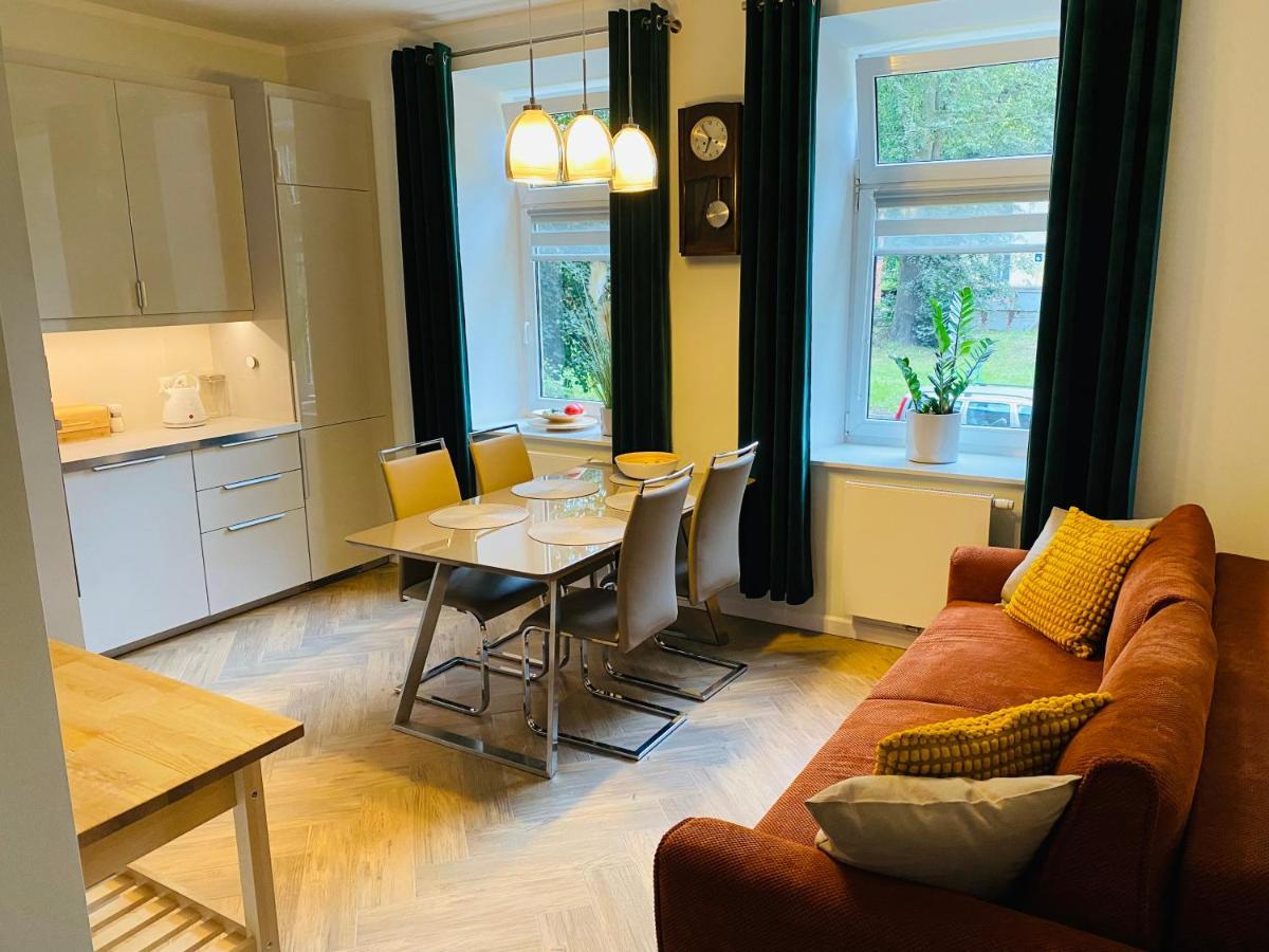 Apartament Pod Lipami Apartment *